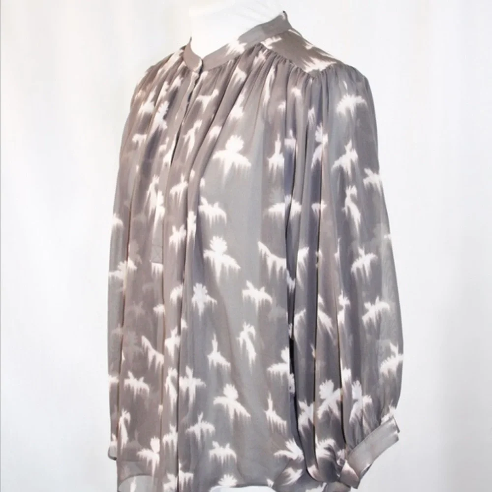 Rebecca Taylor Free Bird Dove printed blouse with snap buttons on v neck